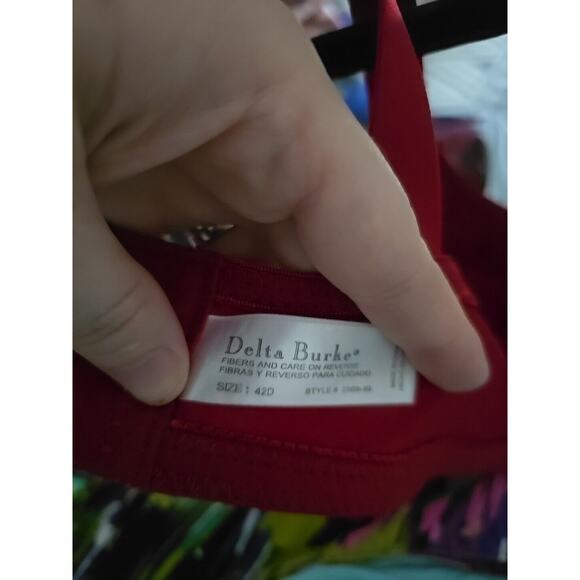 Delta Burke Pink Embroidered Full Coverage Adjustable Underwire Bra Size 42D - Picture 5 of 5